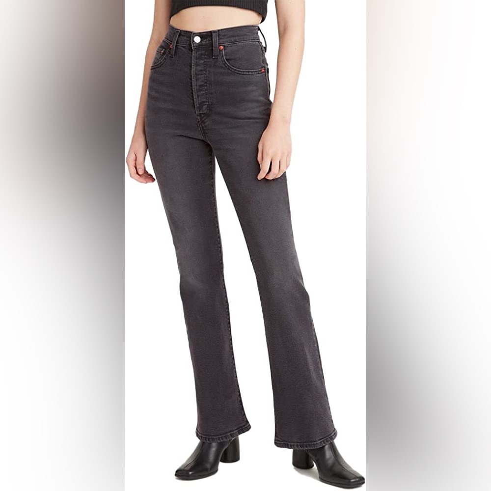 Levi’s Ribcage Bootcut Jeans in Cut and Dry Black